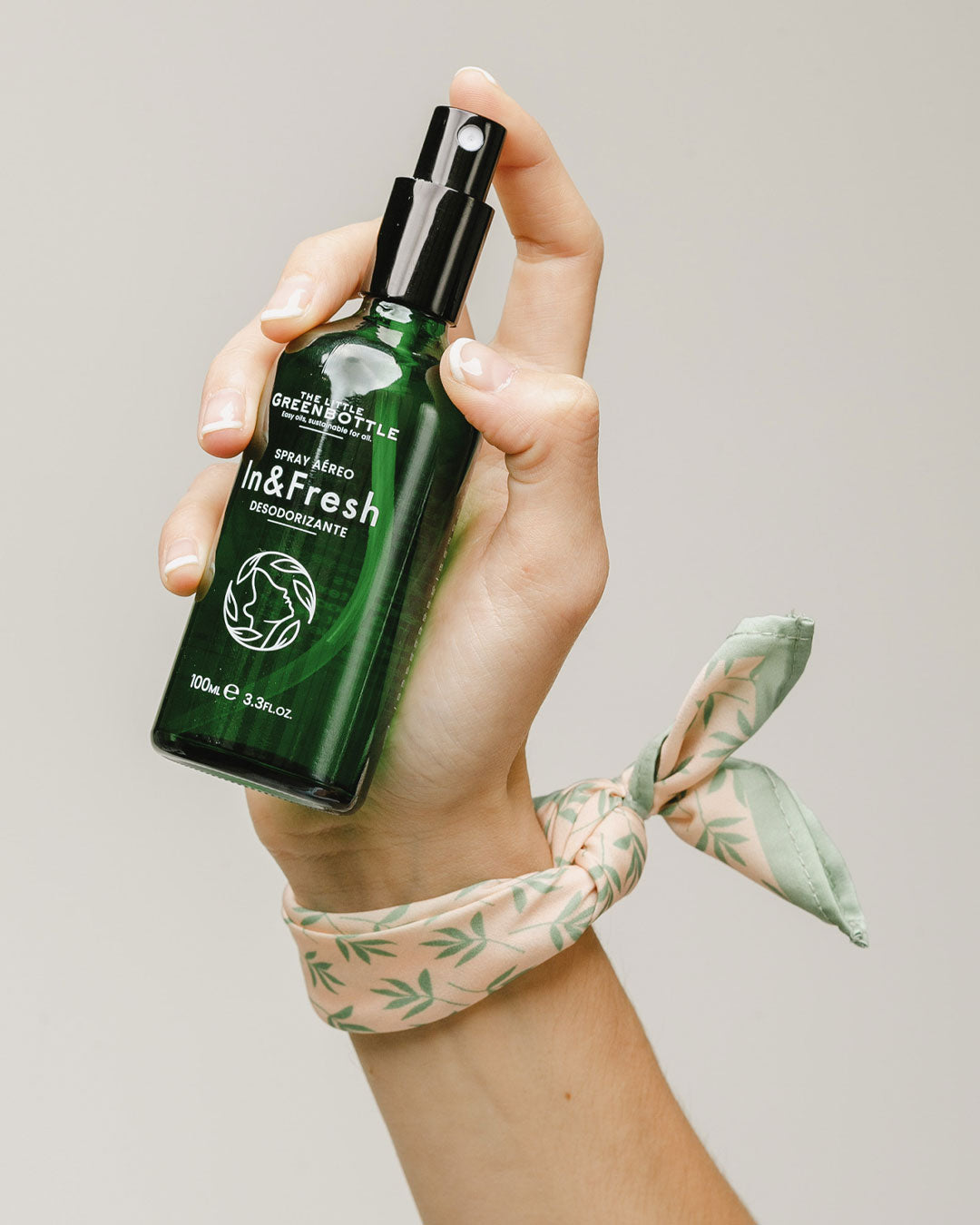 Cofre "SILK & PERFUME" mini: pañuelo hecho a mano MIMOSA con Eau de parfum NATURAL INSPIRATION 30 ML TLGB